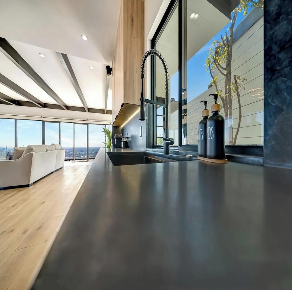 Skyview Estate - Stylish Hollywood Hideaway With Sweeping City Views