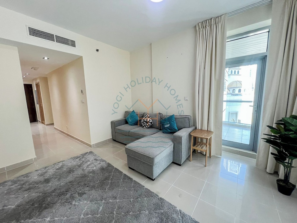 Blakely 2BR Lakeview Retreat With Open Balcony