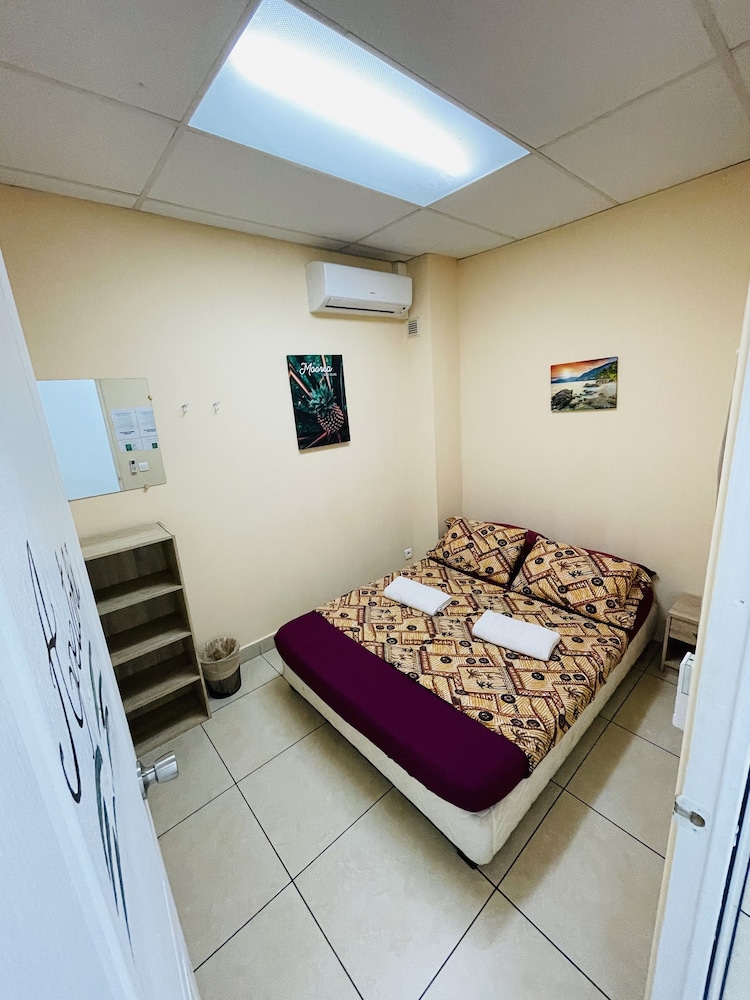 Mahana Lodge Hostel & Backpacker photo 11 of 66
