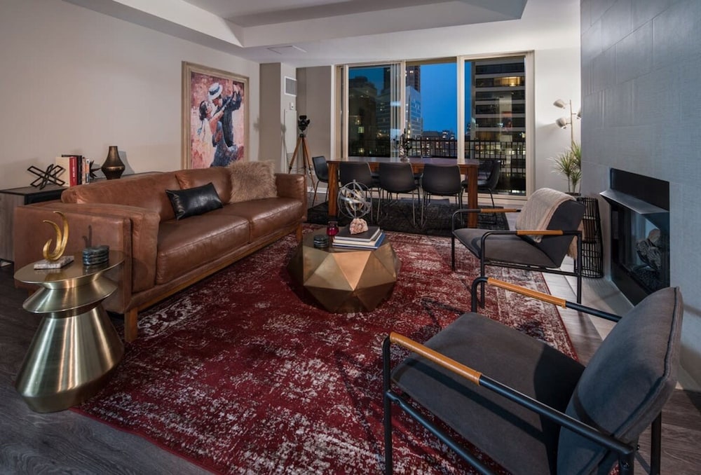 Lake View Penthouse Top Amenities Unit Laundry