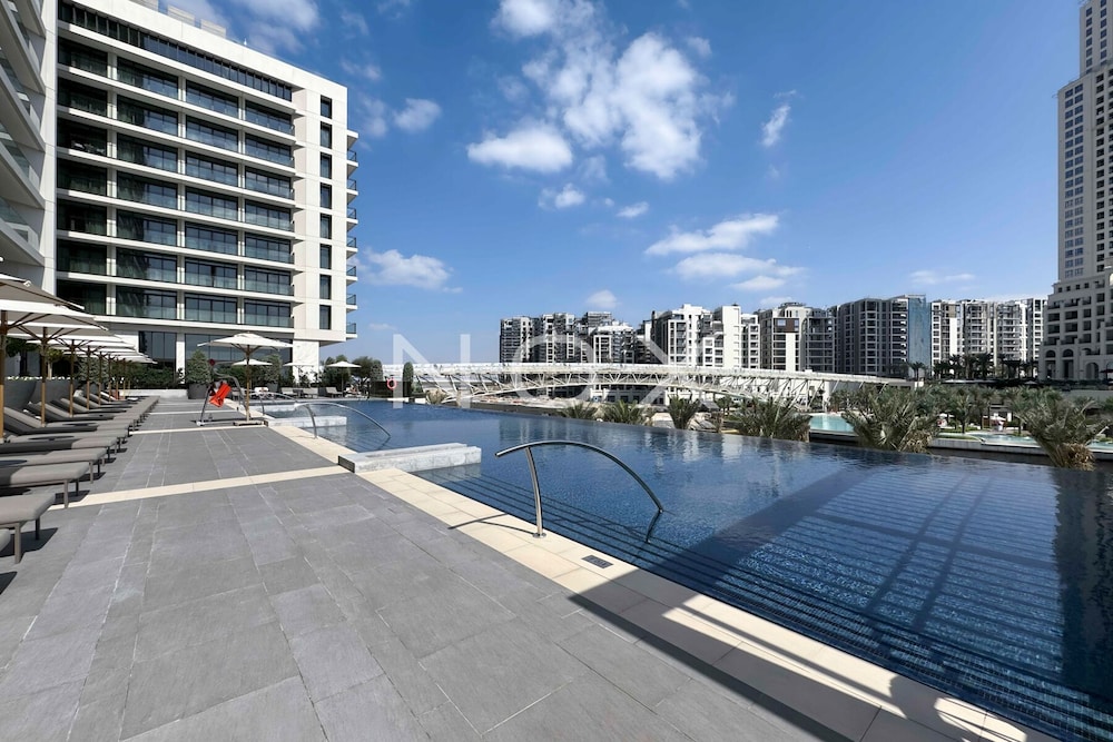 Modern 1BR 15th Floor Palace Residence