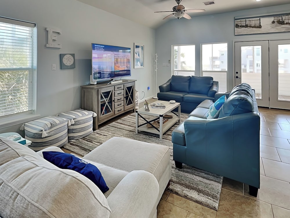 Sanctuary by the Sea by Ryson Vacation Rentals