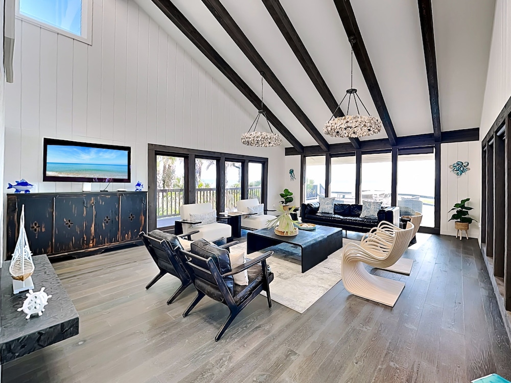 Ocean Commotion by Distinctive Beach Rentals