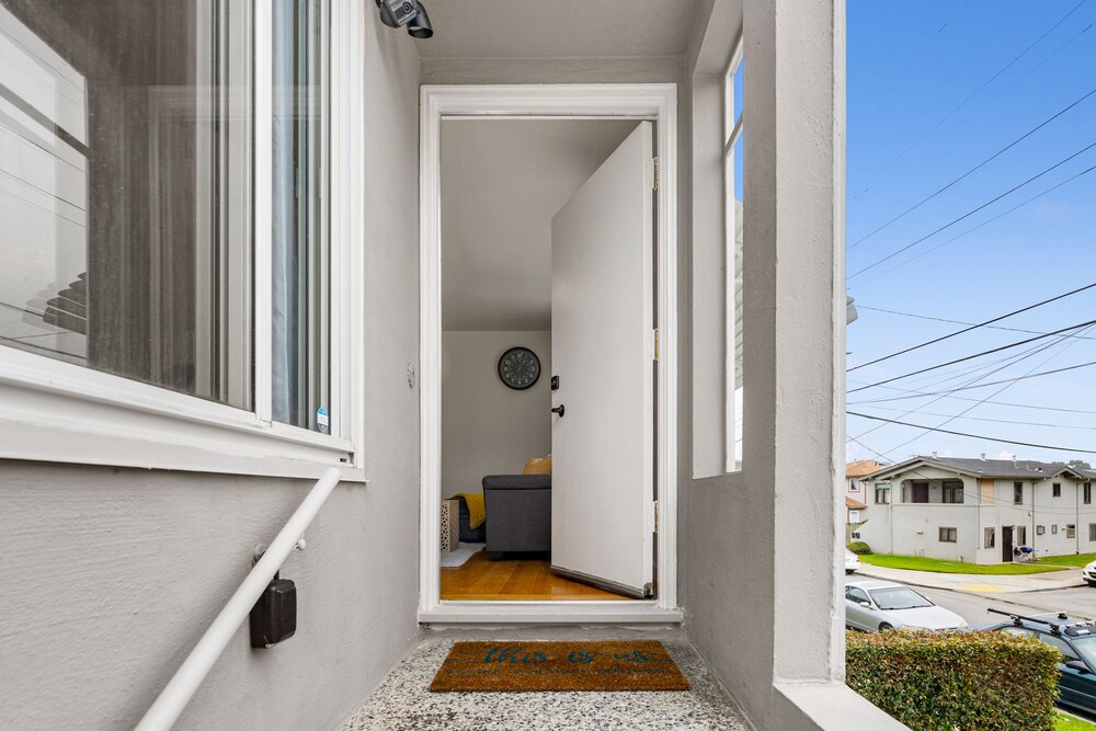 Cozy Private Bedrooms with Shared Bath Kitchen near SFO view 4