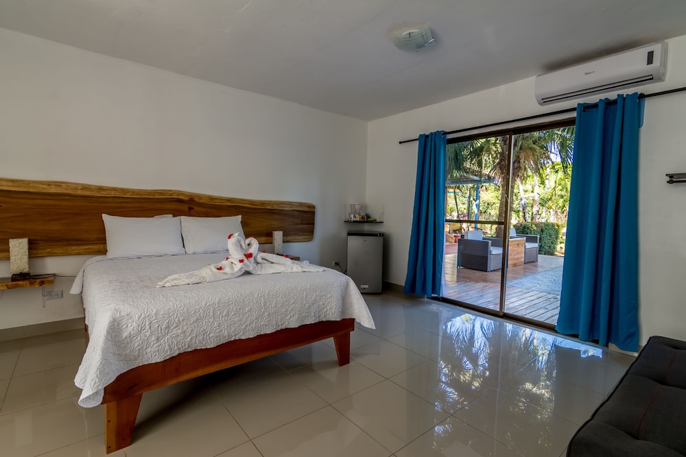 Club Ibiza - Party Hotel & Beach Club