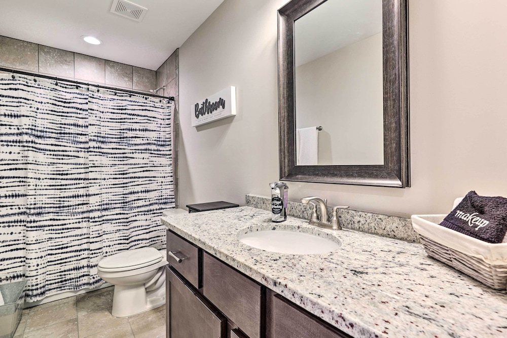 Quiet Family Home 15 Mi to Dtwn Huntsville! - Property Image 5
