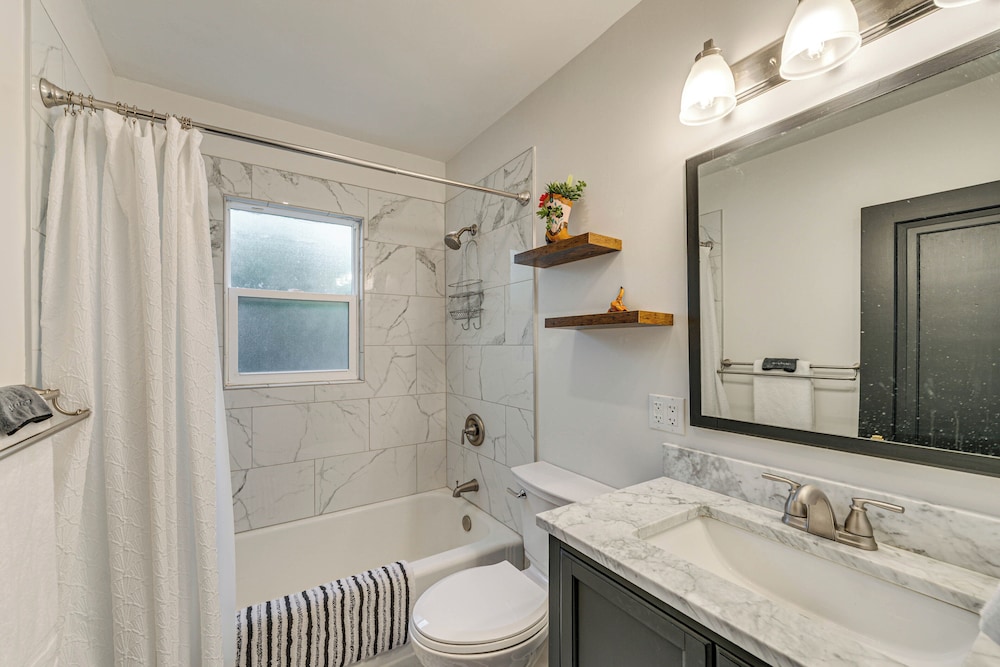 2 Mi to Dtwn: Family Home in Cheyenne!