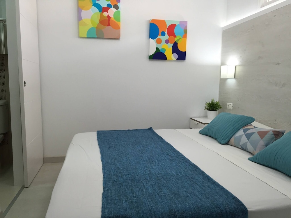Delicious Los Cristianos,achacay,2bdr & 2bathr Beach Close Wifi Free