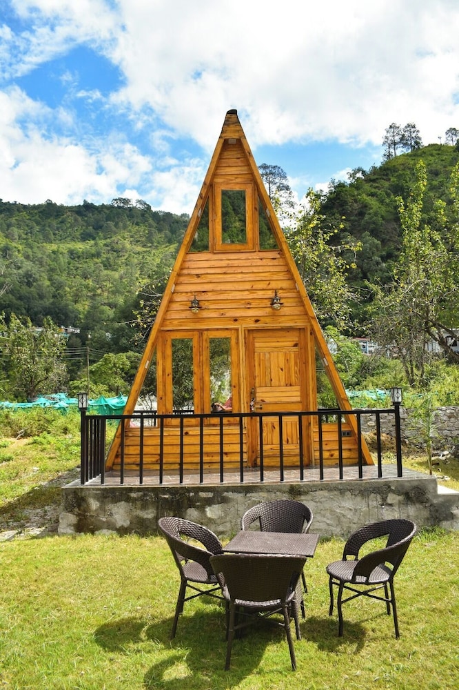 Cabana Riverside Resort - Kainchi Dham view 2