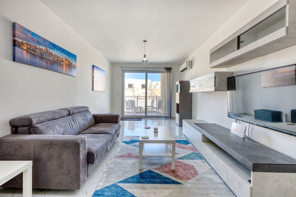 Apartment in Marsalforn Beaches Seaside Dining