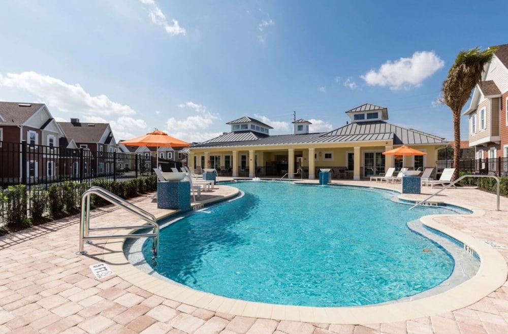 Magical Townhouse with balcony at Summerville resort SU7528 - Image 3