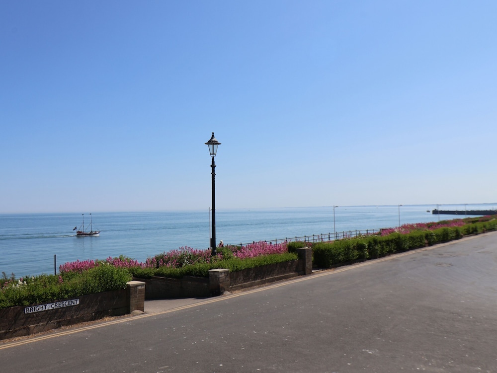 2 Beach View @ Beaconsfield House