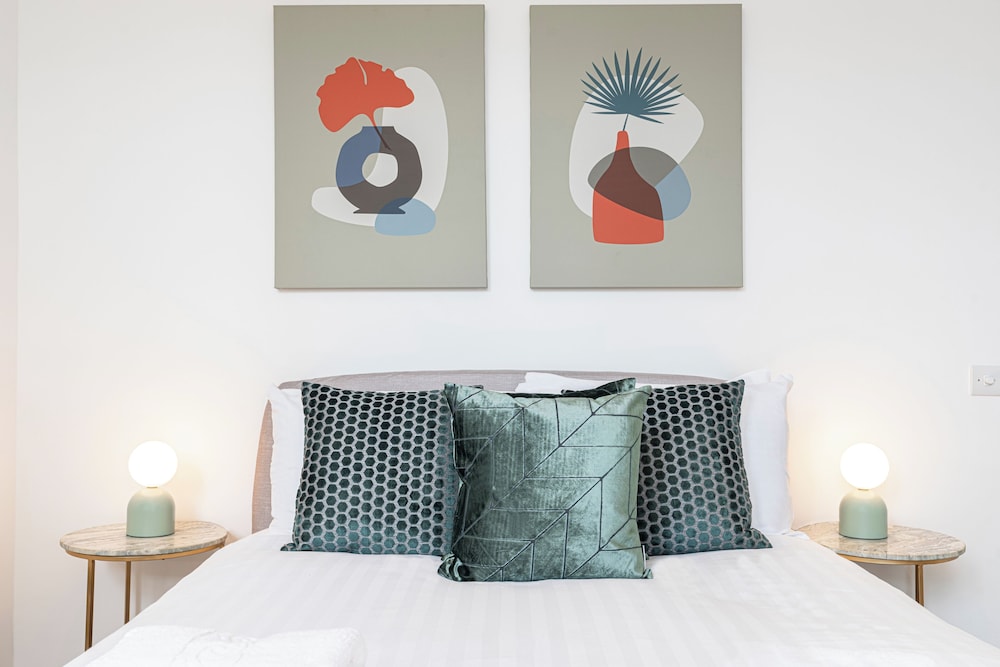JOIVY Stylish 1 bed flats in Soho
