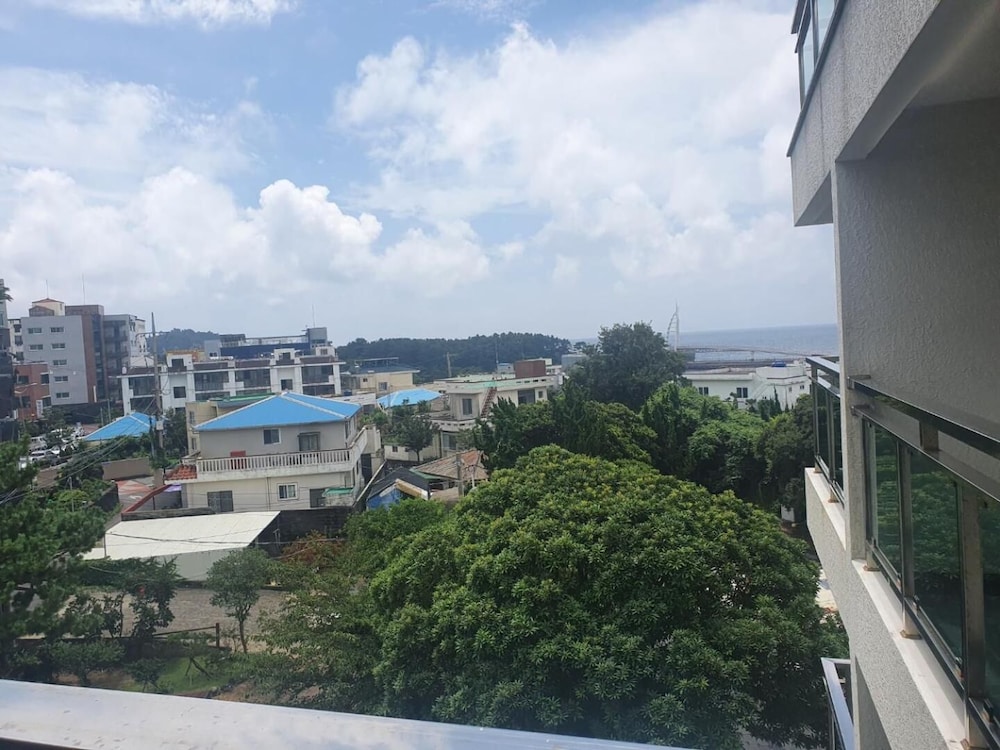 Cheonjiyeon Crystal Hotel 31