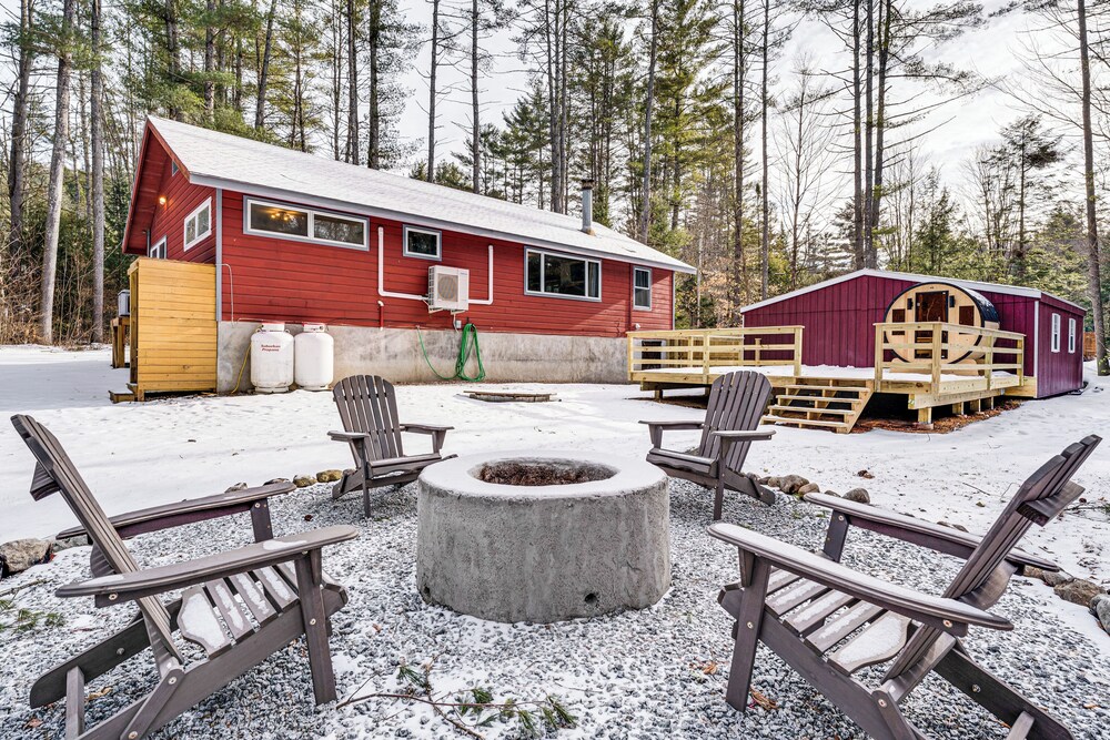 Forested Retreat w/ Sauna: 5 Mi to Schroon Lake