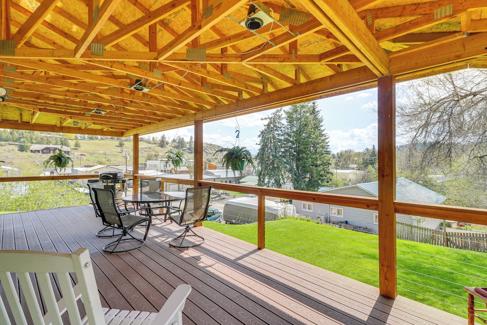 Mtn-view Eureka Apartment: Walk to Eateries!