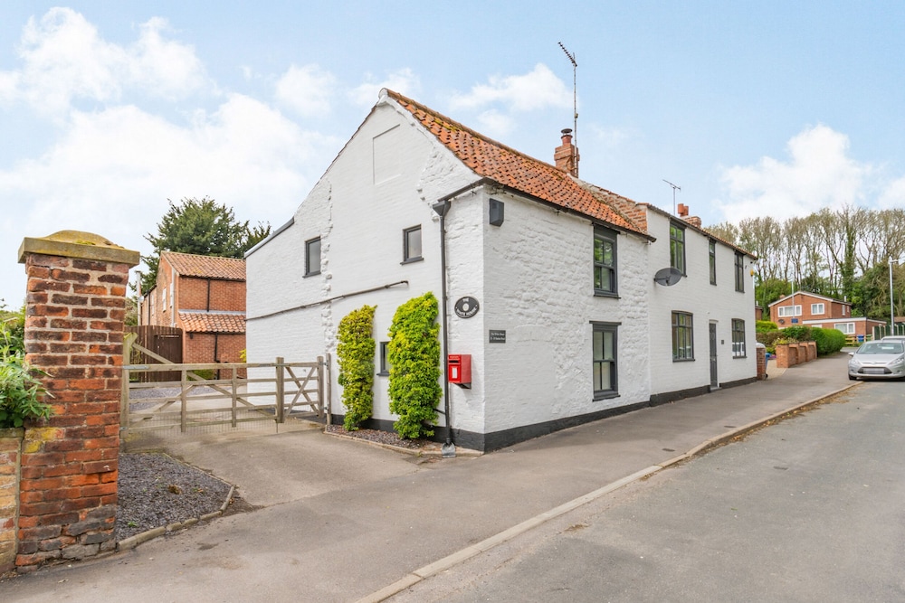Driffield Vacations - The White House - Property Image 1