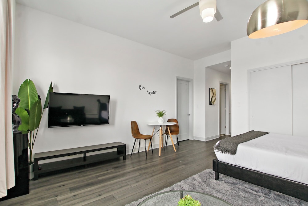 1BR in Hyde Park - Del Prado 811