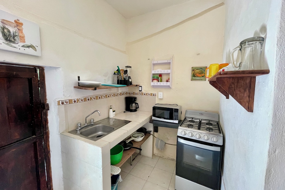 Cozy Apartment w Kitchen Downtown