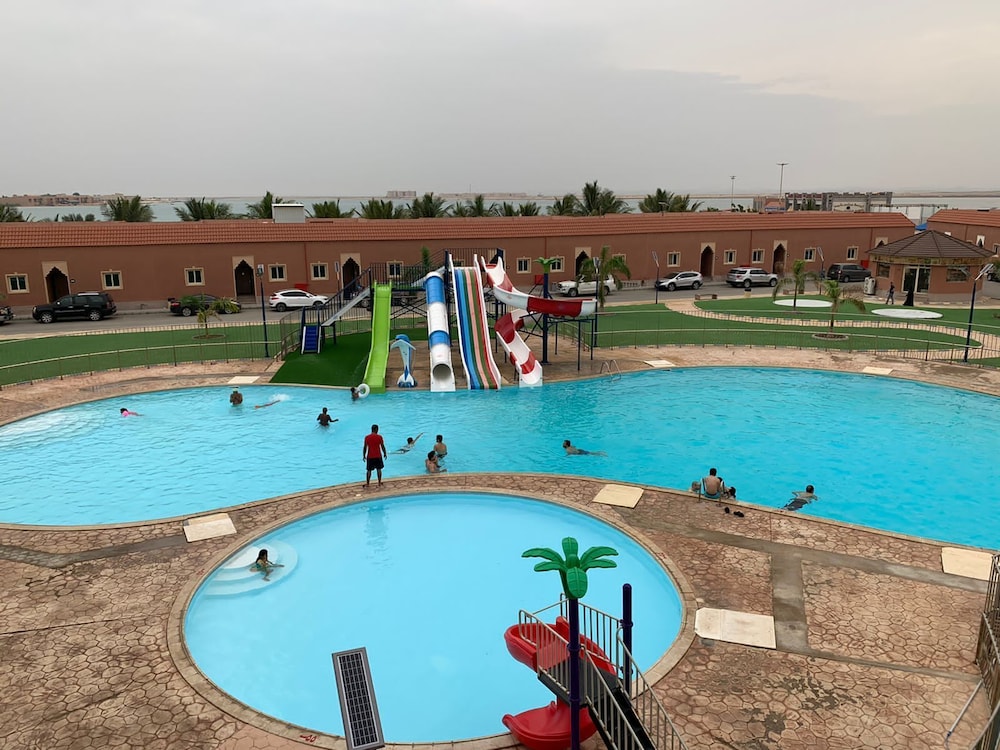 Hotel & Resort Golden Marina Yanbu فندق ومنتجع جولدن مارينا ينبع إدارة وتشغيل شركة منتجع المرسى الذهبي