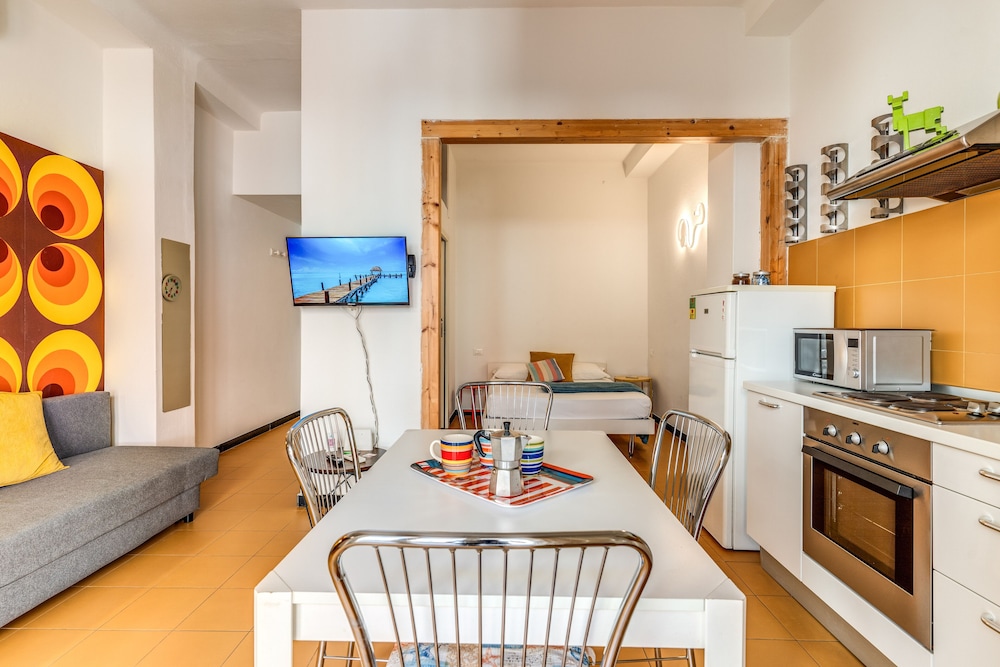 AwesHome - 5 Terre Colors