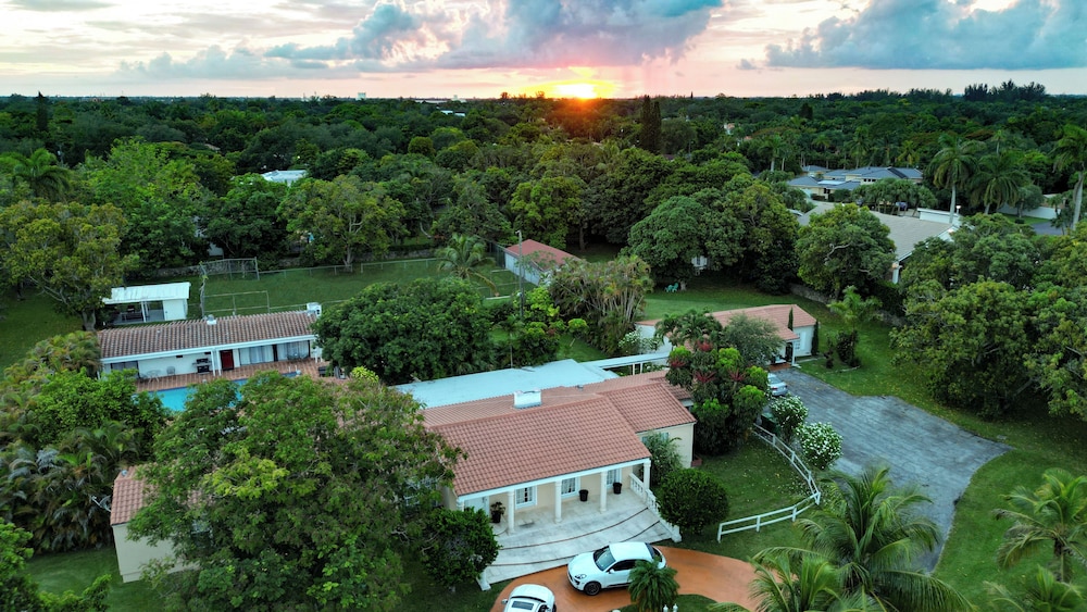 La Finca Miami by SoFla Vacations