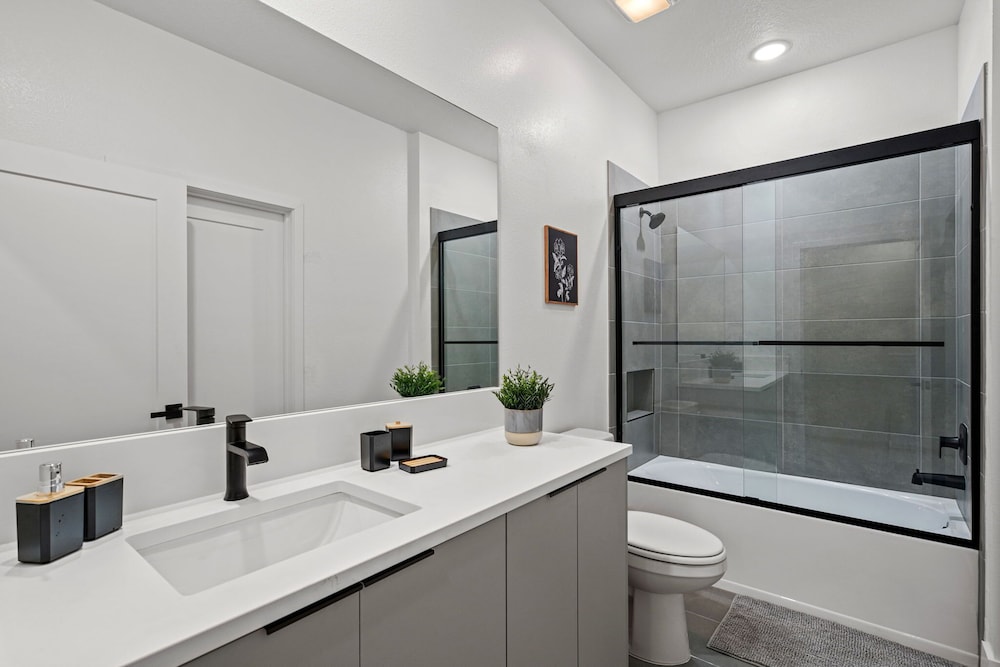 Best Stay Chic Design Themed Rooms Pool