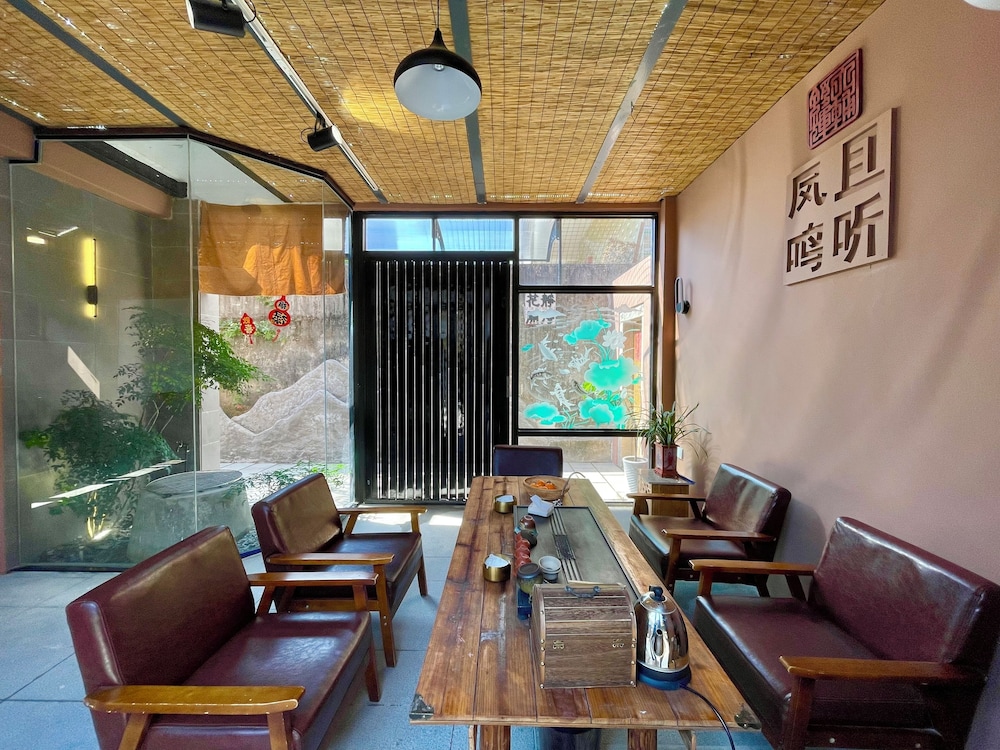 Serenity Courtyard Hotel