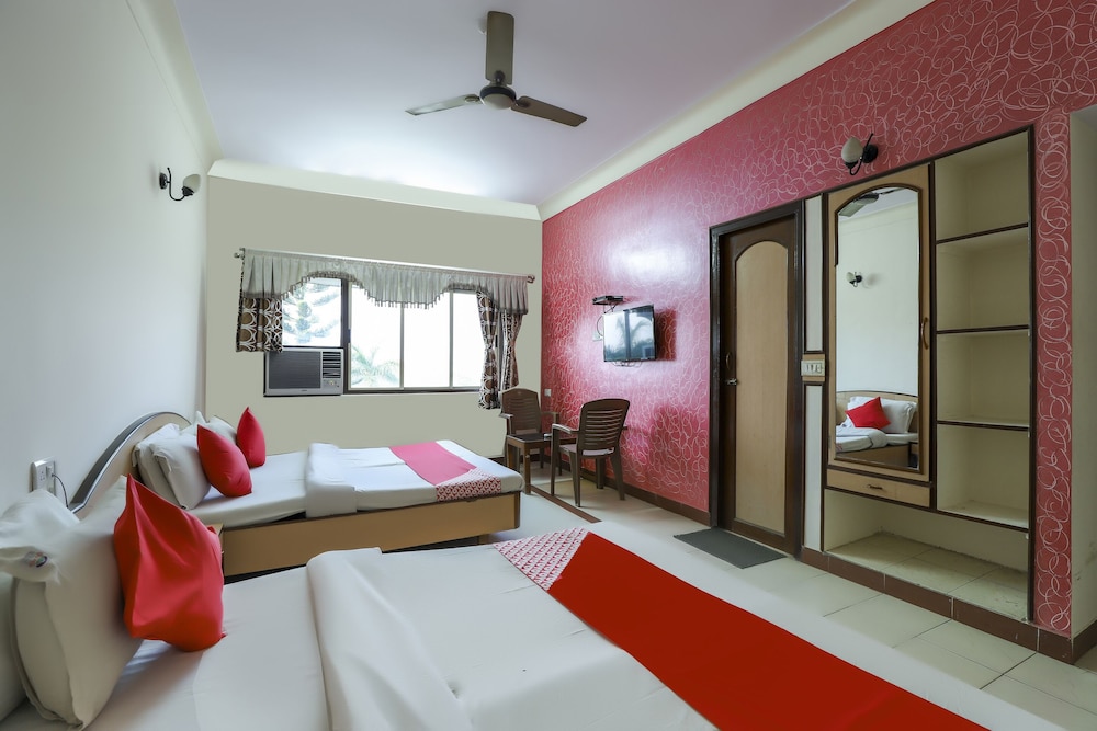 OYO 62100 Hotel Hill Top view 4
