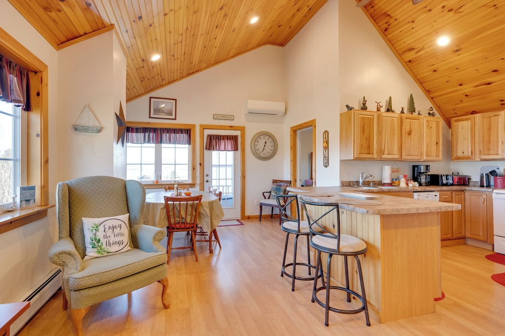 Apartment w/ Balcony & Lake View in Newport!