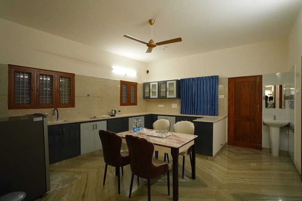 Trimukha homestay