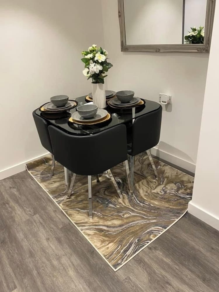 Charming 3-bed Apartment in London