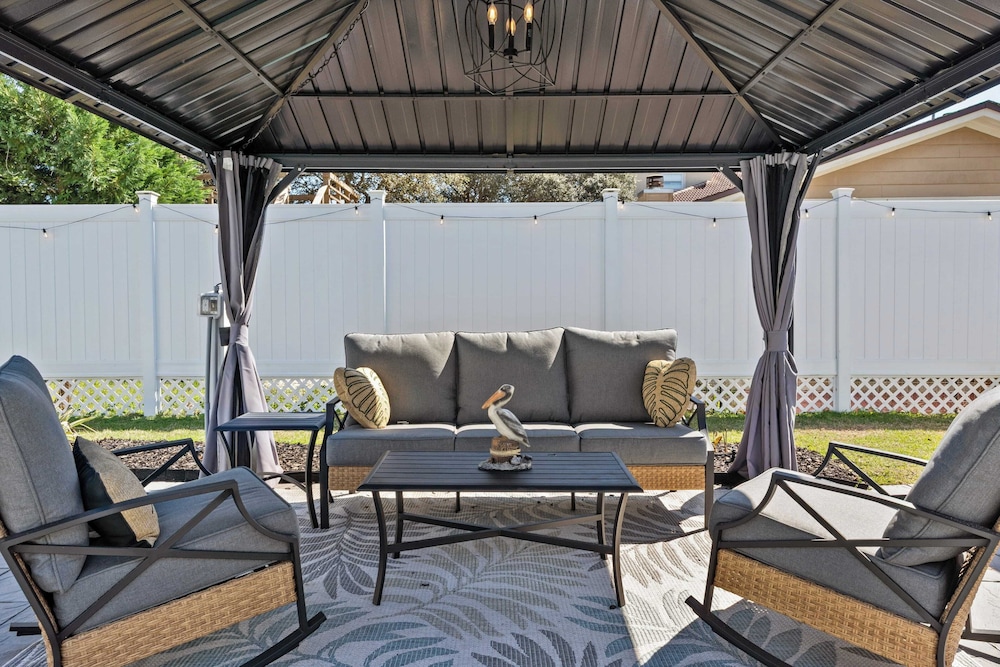 Stylish Panama City Home w/ Pool, Tiki Bar, & Walkable Beach Access