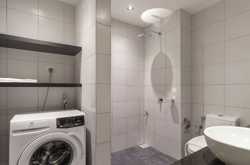 Chambers Residence, Sunway Putra Mall
