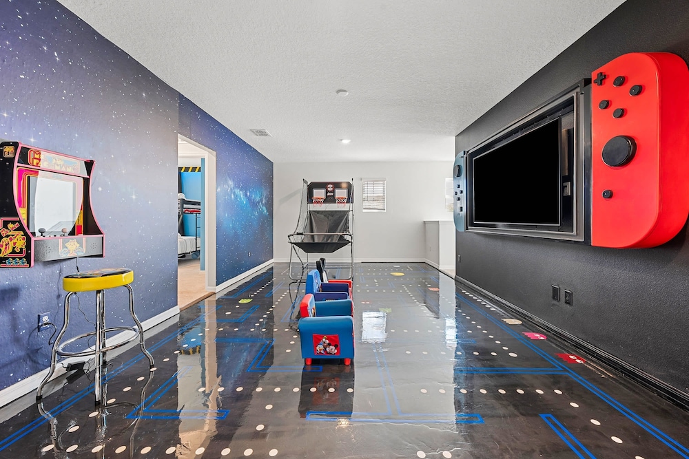 Themed 6BR Home Game Room Pool Sleeps 16
