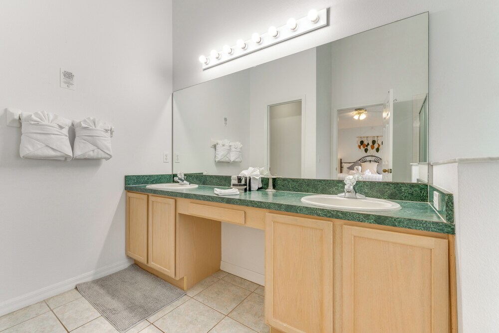 4 Mi to Disney: Home w/ Pool Table, Outdoor Oasis!