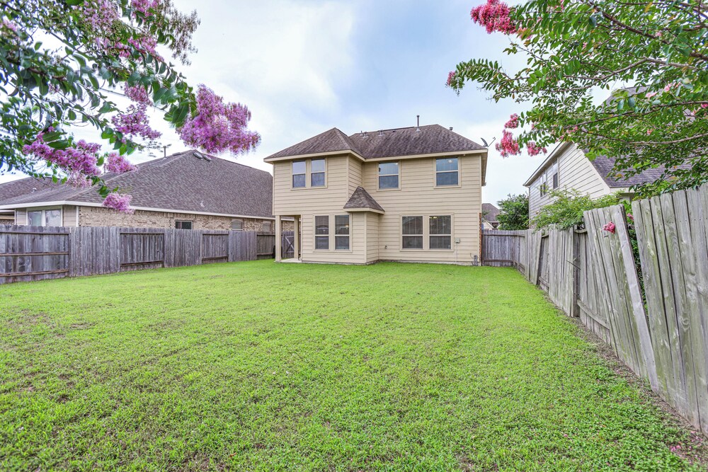 Covered Patio & Spacious Yard: Houston Area Home!