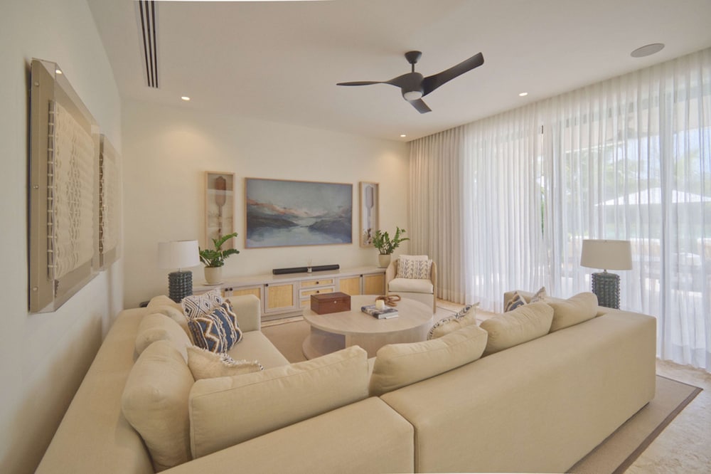 Modern Lake Villa With English Speaking Staff in Golf and Beach Resort