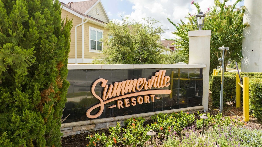 Chic 4 Bedroom at Summerville Minutes From Disney