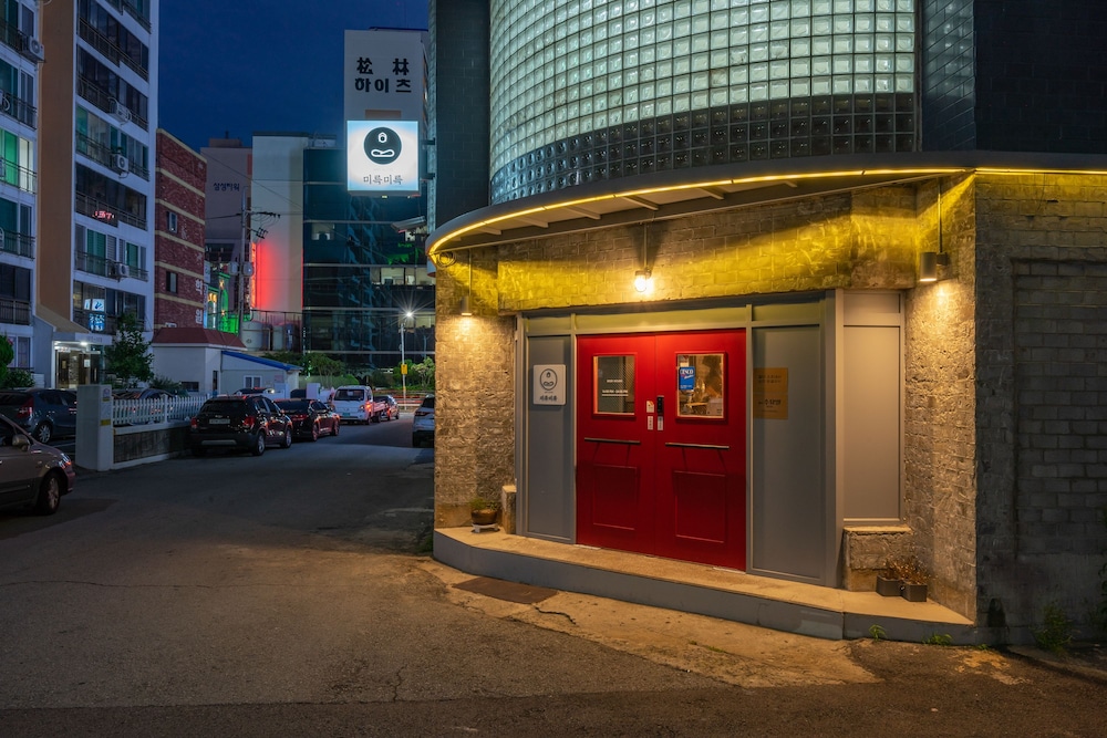 Mireuk Mireuk Hostel