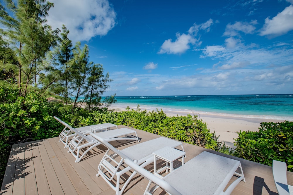 Seaduced - Brand New Luxury Beachfront Estate With Pool 4 Bedroom Home