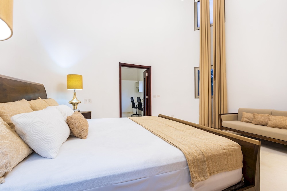 Villa Desiree 5BR Cocotal Luxury Villa Pool Maid