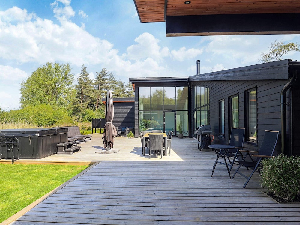 8 Person Holiday Home in Vaeggerlose-by Traum