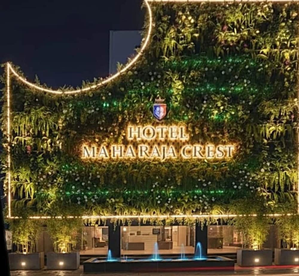 Hotel Maharaja Crest