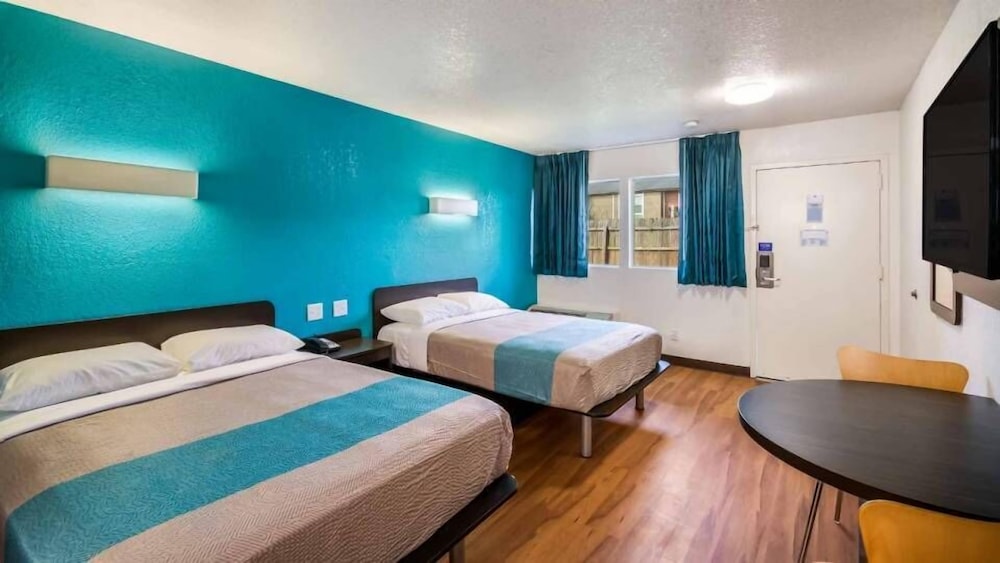 Motel 6 Houston, TX – FM 1960 - Bammel