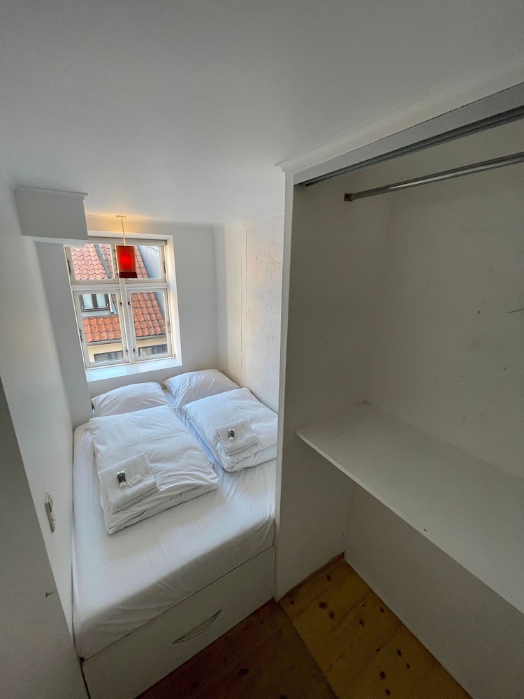 Elegant Apartment In Central