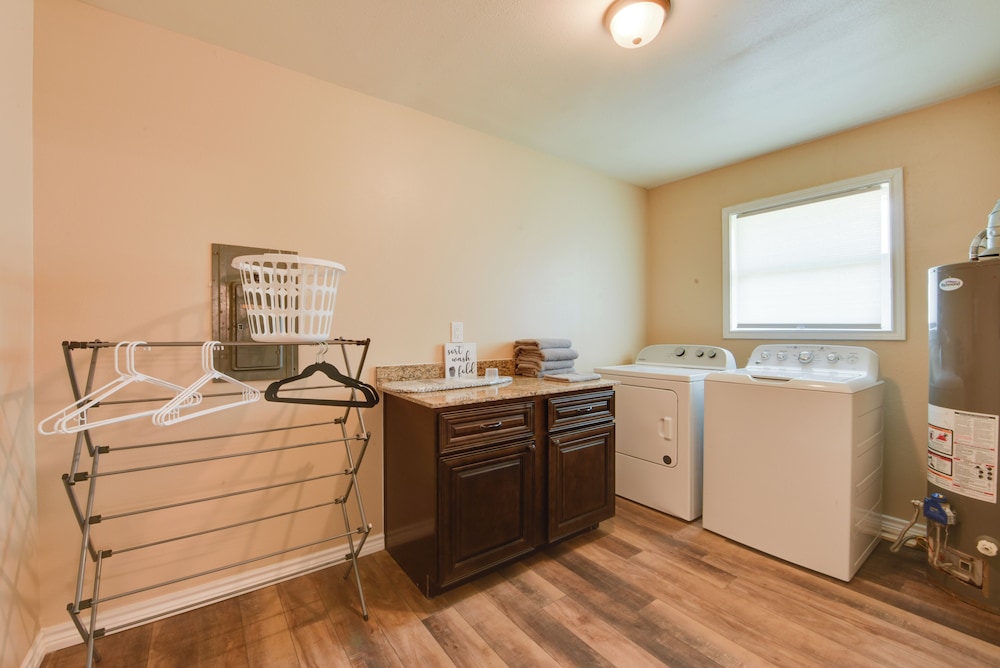 3 Mi to Lake Charles: Family Home in Louisiana!