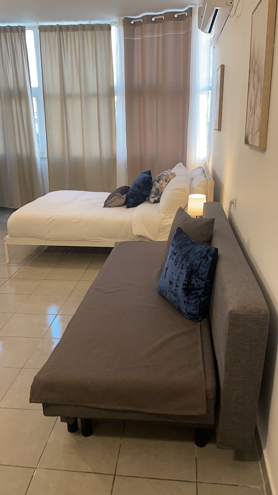 Ha-Carmel Market Apartment