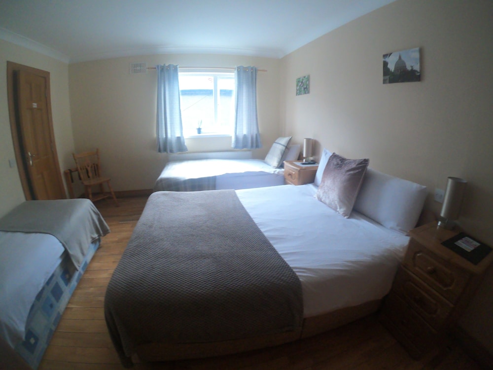The Foggy Dew Inn, photo 15