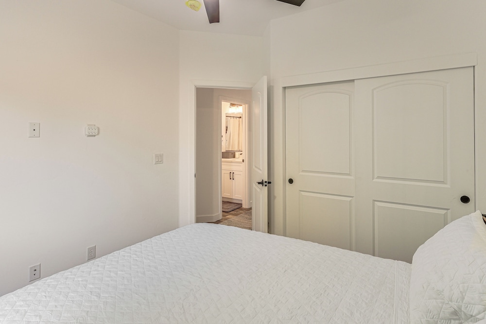 2 Mi to Colorado River! Home w/ Dog-friendly Yard